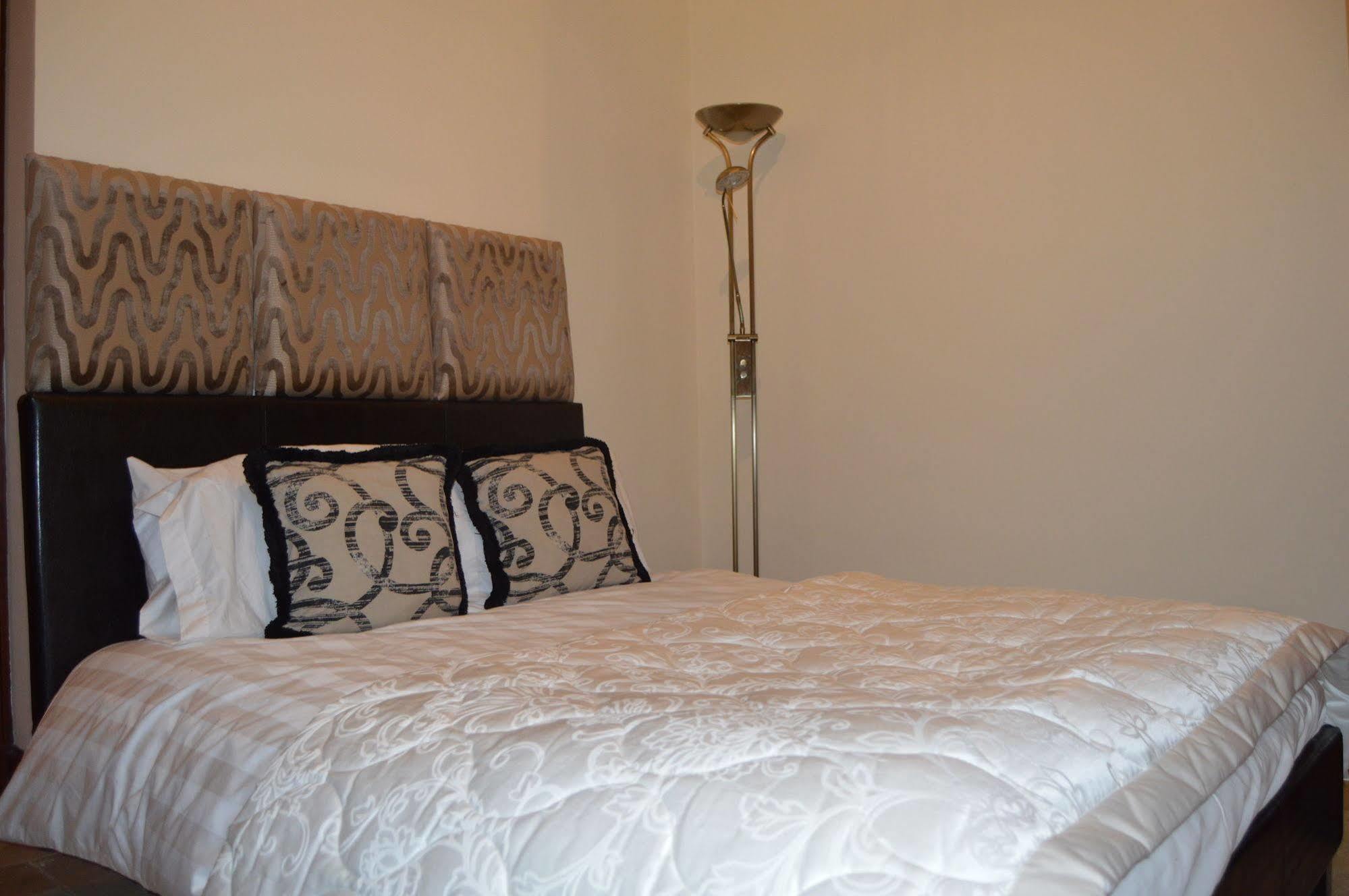 Hotel Knysna House Lerwick Esterno foto