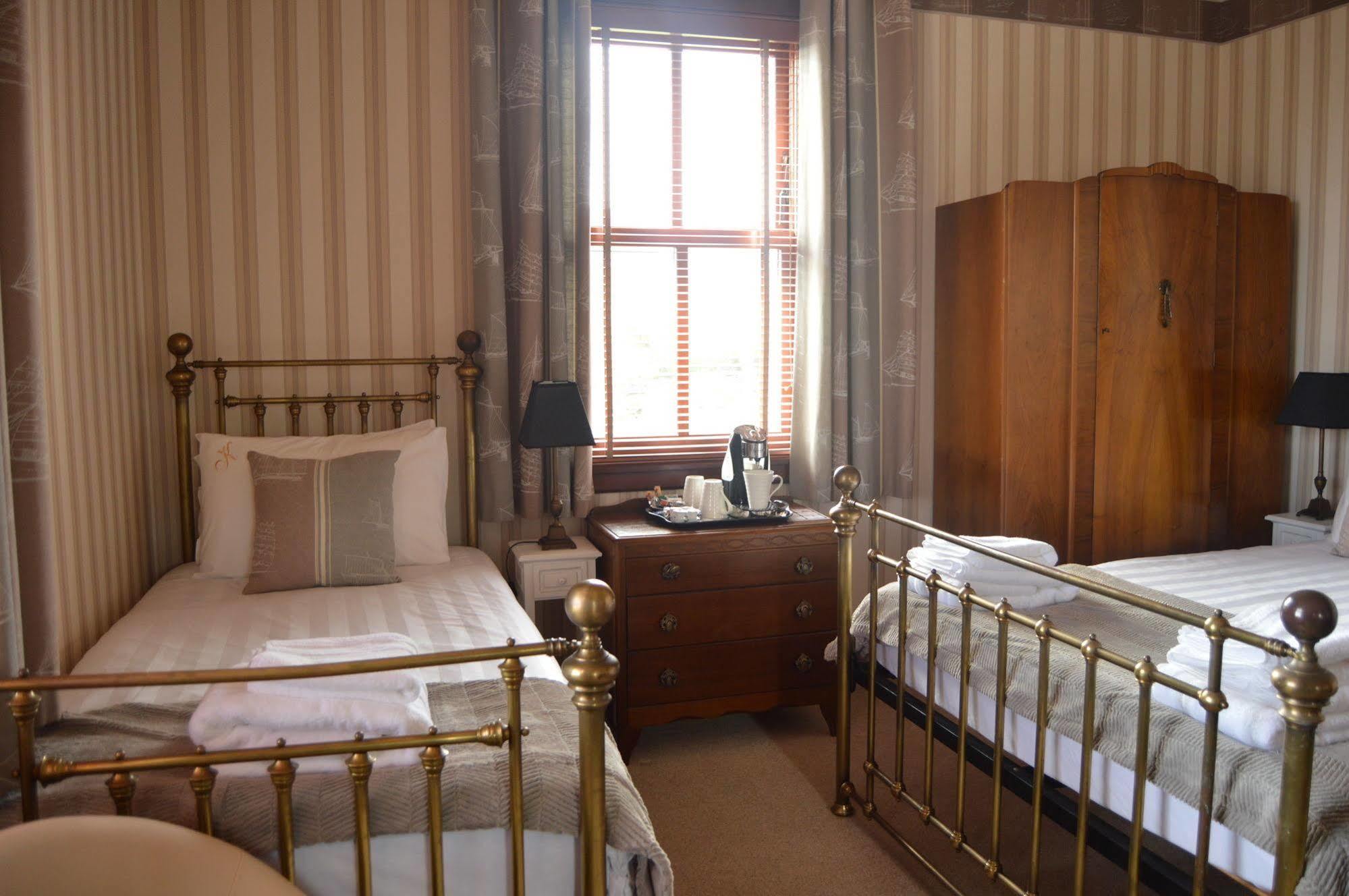 Hotel Knysna House Lerwick Esterno foto